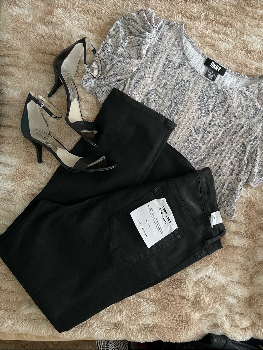 DKNY Snakeskin print short sleeve top with ruched sides and sleeves Size XL - Picture 3 of 9